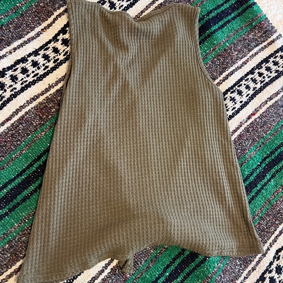 Olive Green Textured Blouse - Picture 7 of 8